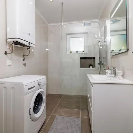Aqua Near The Sea Апартаменты Цриквеница