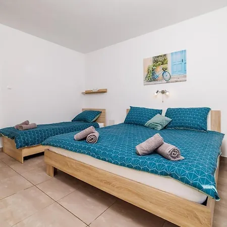 Apartment Aqua Near The Sea *