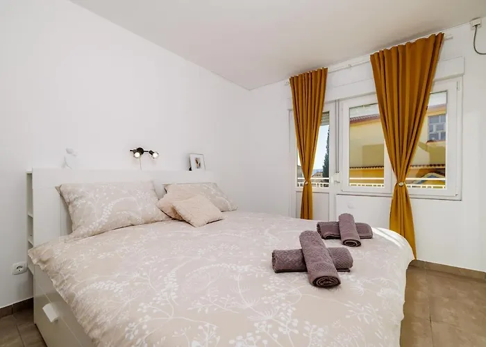 Apartment Aqua Near The Sea *